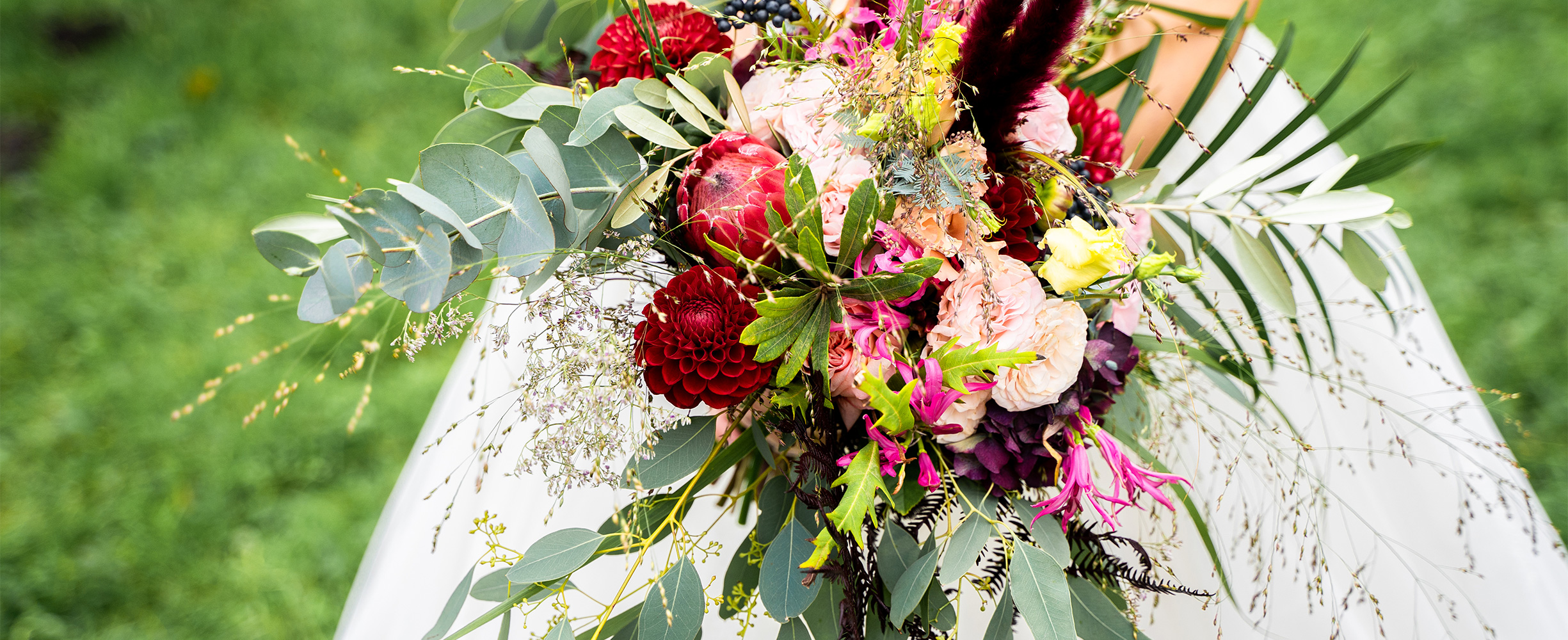 Brautstrauss mit frischen Blumen in rot und pink | Brautstrauss-Manufaktur Bremen